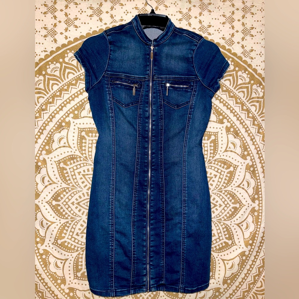 “GUESS” LADIES DARK WASHED ZIP-UP DENIM DRESS…SIZE XS (US) - Picture 8 of 8